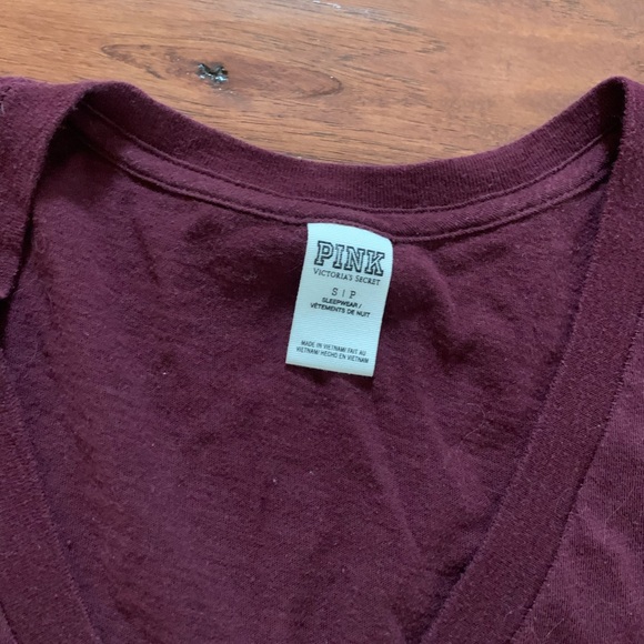 PINK v-neck tshirt - Picture 5 of 6